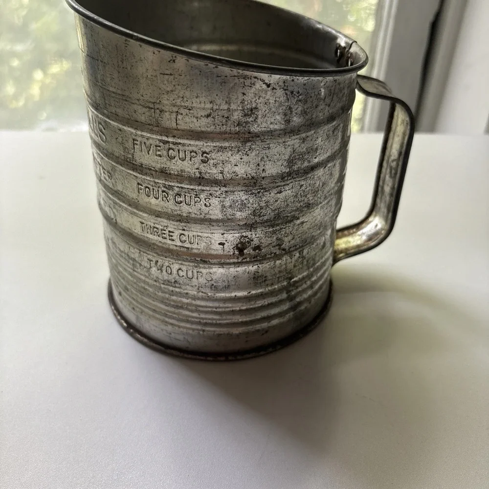 Vintage Bromwell's Measuring Sifter 5 Cup Flour Sifter Red Handle